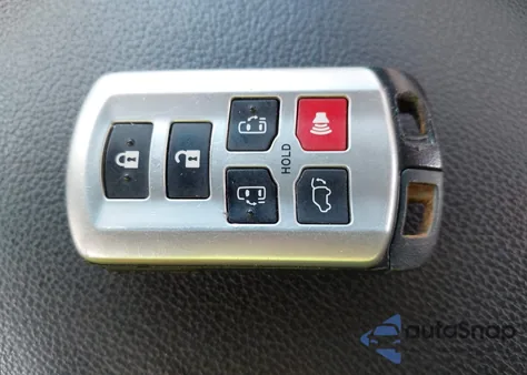 2014 Toyota Sienna Xle V6 8 Passenger z USA, uszkodzony, nr VIN 5TDYK3DC3ES450586